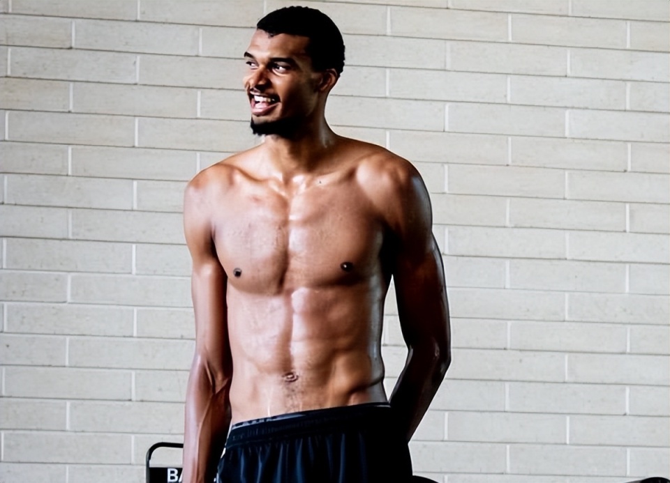 波波维奇钦, 评选中高居, hXMLO