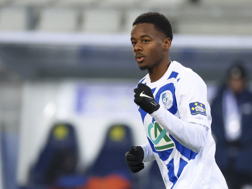 在两场主场, 法陆续发布 在两场主场, 法陆续发布